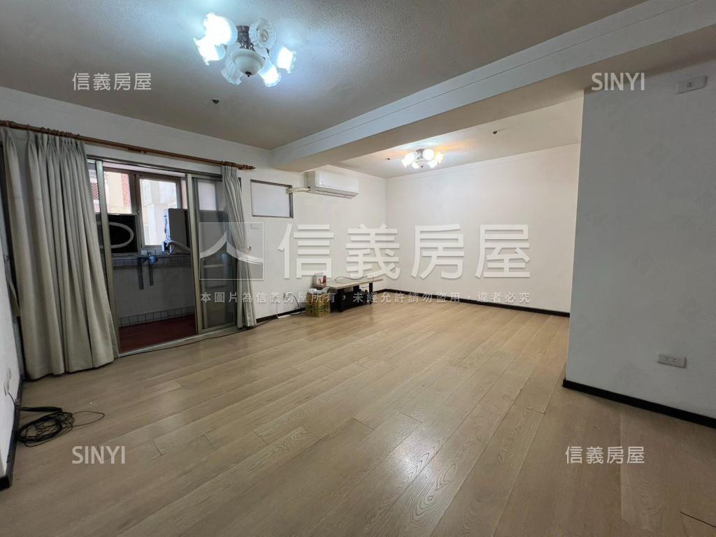 中正路景觀三房先看這間房屋室內格局與周邊環境