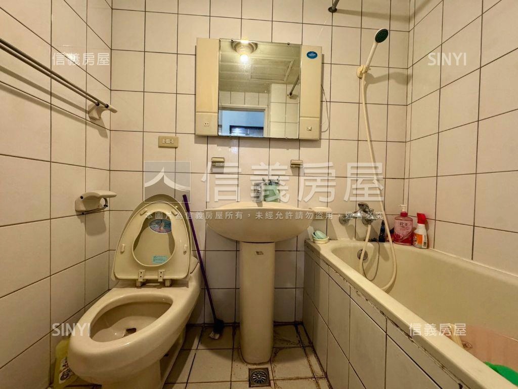 景安後棟三房坡平車位房屋室內格局與周邊環境