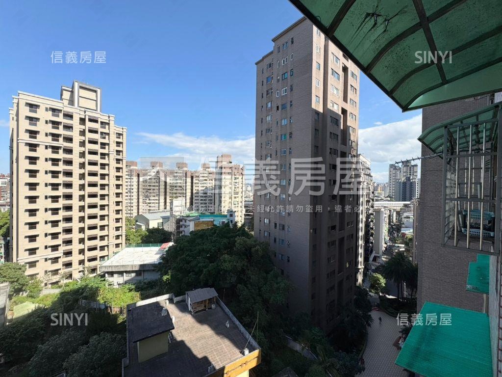 捷運高樓層三房坡平車位房屋室內格局與周邊環境