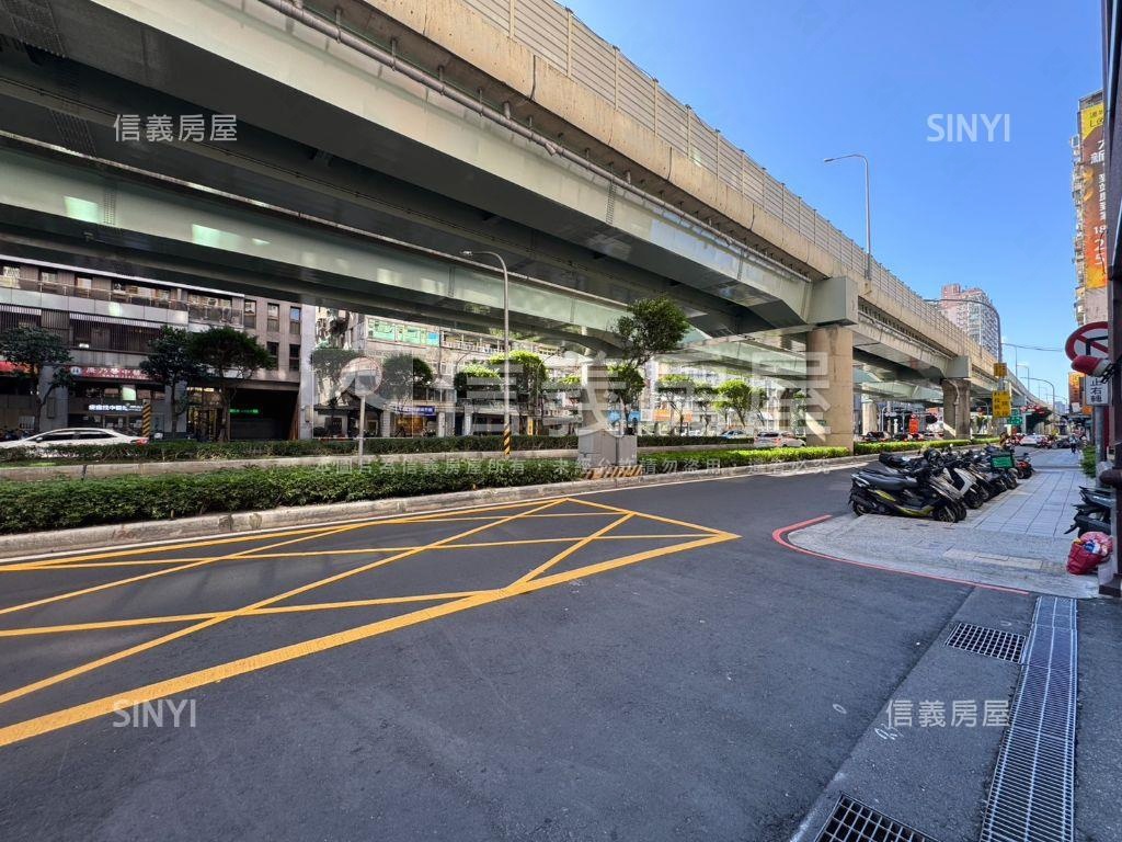 捷運高樓層三房坡平車位房屋室內格局與周邊環境