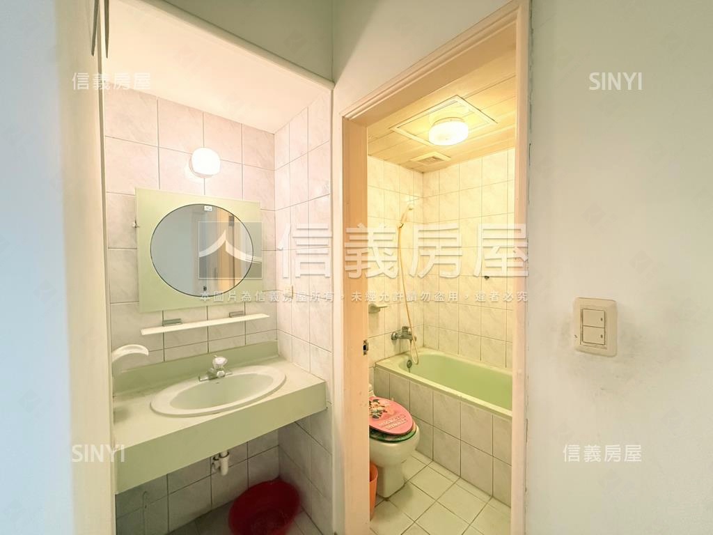 近長庚邊間４房車位房屋室內格局與周邊環境