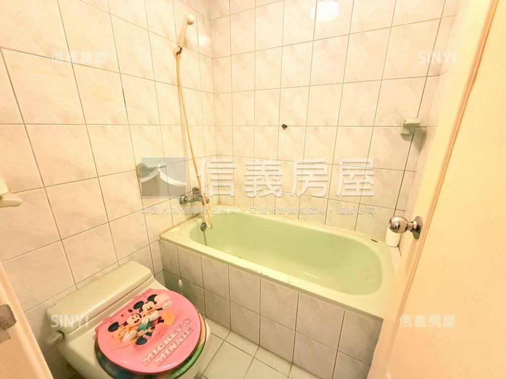 近長庚邊間４房車位房屋室內格局與周邊環境