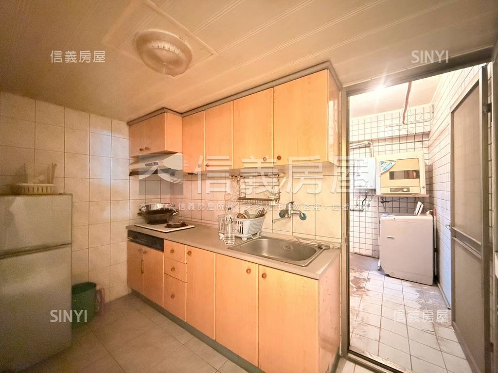 近長庚邊間４房車位房屋室內格局與周邊環境