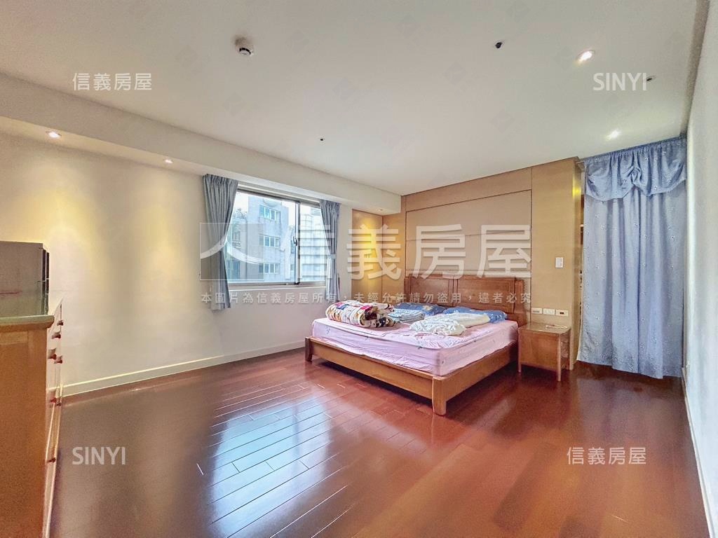 鋼骨水鑽石三房平面車位房屋室內格局與周邊環境