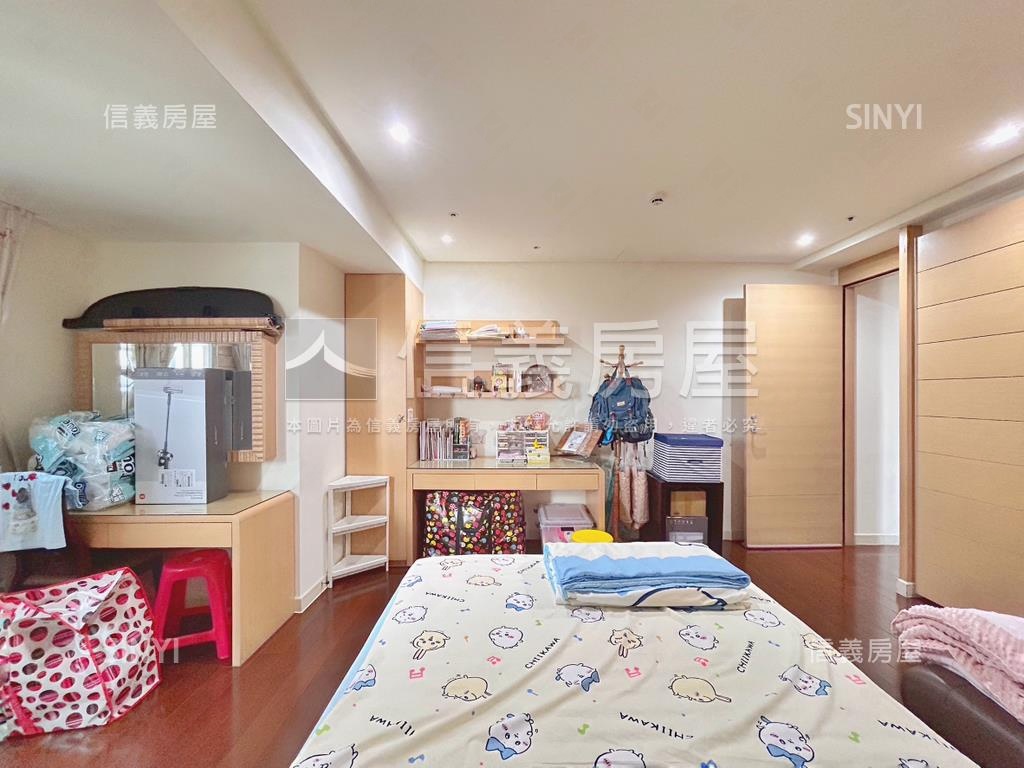 鋼骨水鑽石三房平面車位房屋室內格局與周邊環境