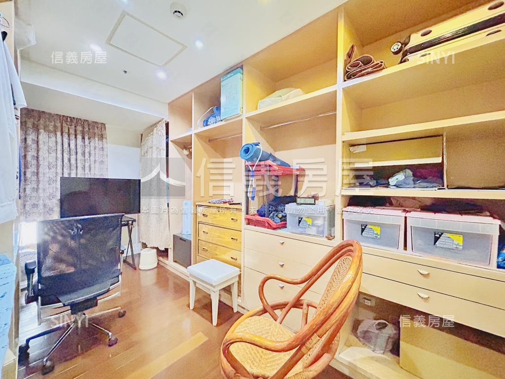 鋼骨水鑽石三房平面車位房屋室內格局與周邊環境