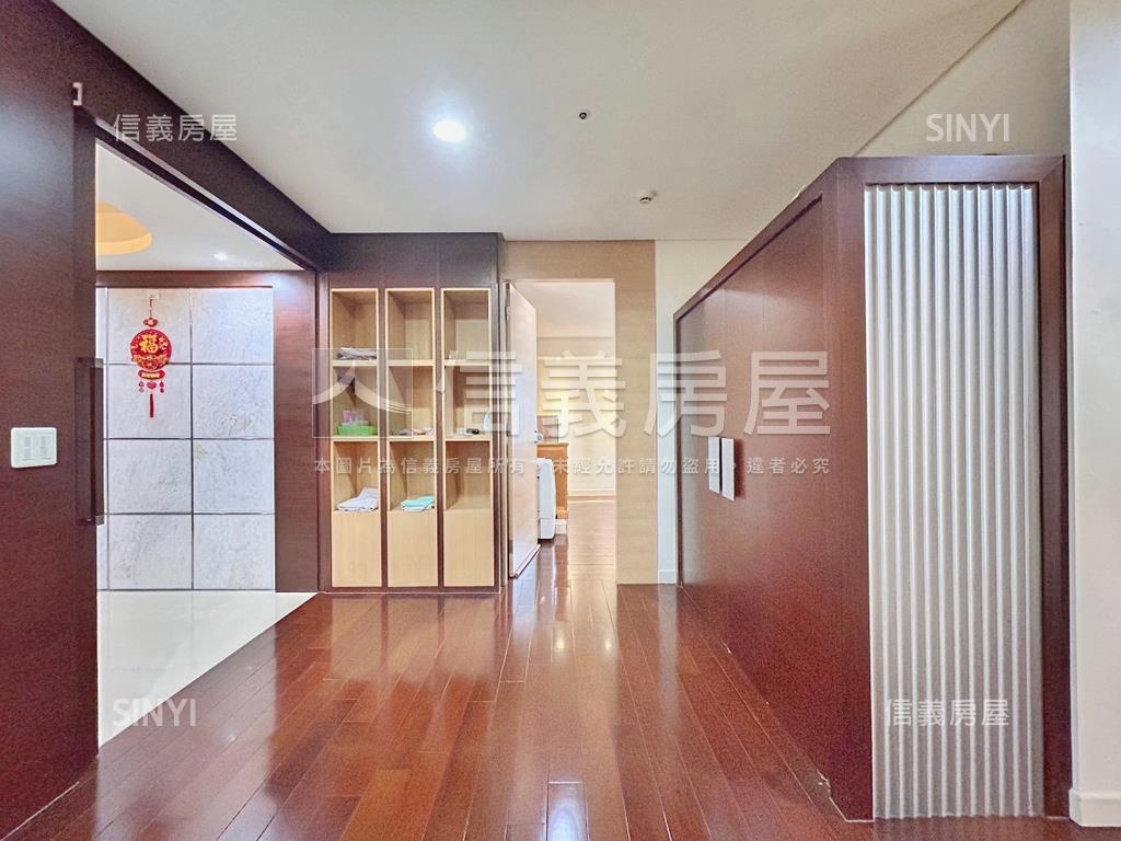 鋼骨水鑽石三房平面車位房屋室內格局與周邊環境