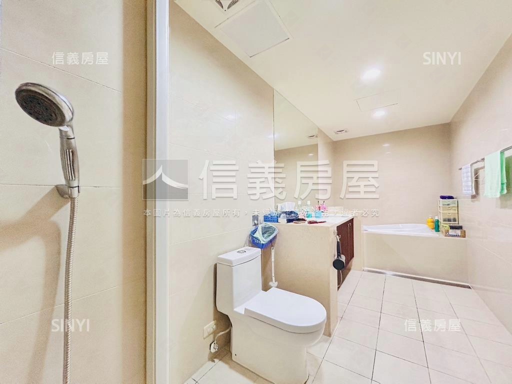 鋼骨水鑽石三房平面車位房屋室內格局與周邊環境