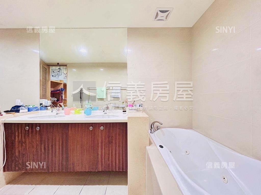 鋼骨水鑽石三房平面車位房屋室內格局與周邊環境