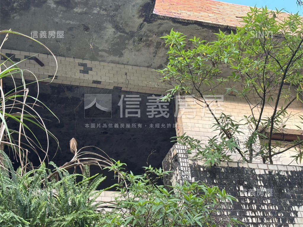 水晶山莊需大整修丙建透天房屋室內格局與周邊環境