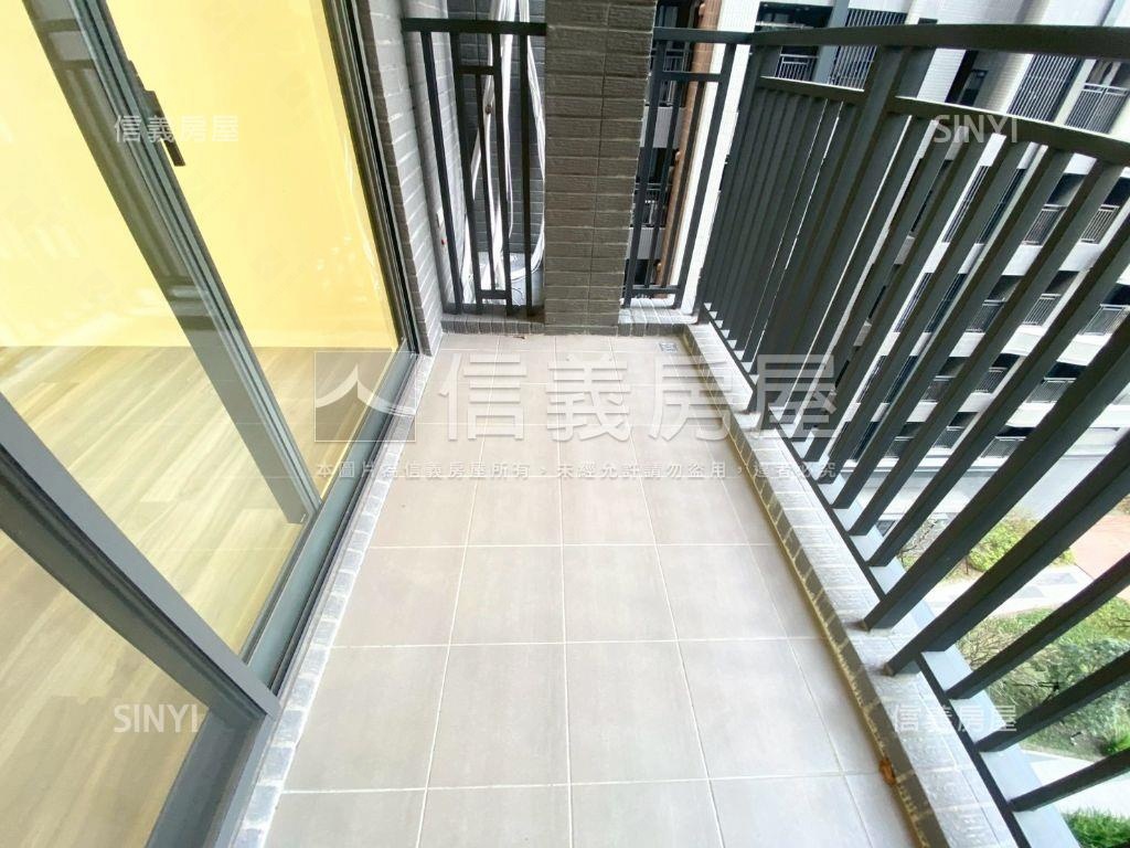 面公園觀山景三房美裝潢房屋室內格局與周邊環境