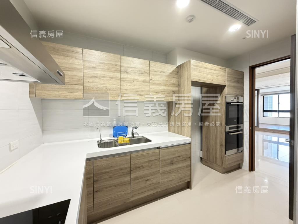 成大林森天際豪邸三平車房屋室內格局與周邊環境