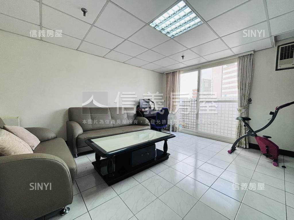 警察一村採光靚三房房屋室內格局與周邊環境