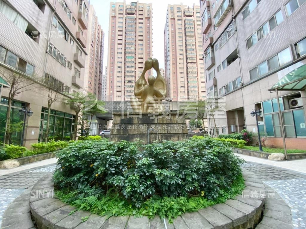 世貿名人｜臻品層峰房屋室內格局與周邊環境
