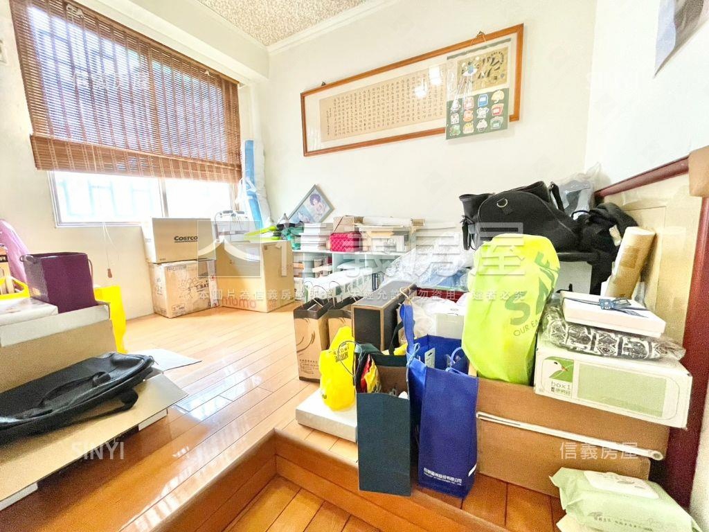 凱撒高樓層四房車位房屋室內格局與周邊環境