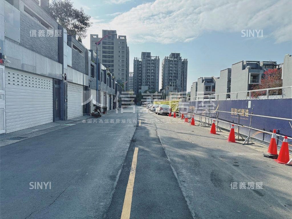 鴻邑雲山硯Ｃ棟兩房平車房屋室內格局與周邊環境