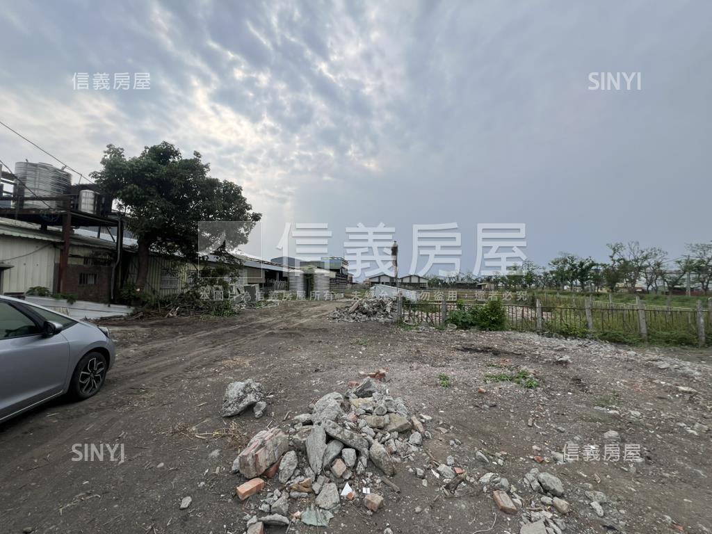 新營酪農牛畜舍房屋室內格局與周邊環境