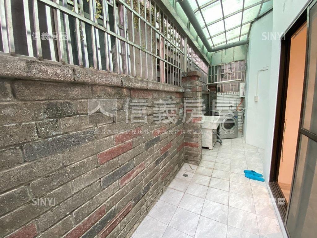 近交流道社區一樓含車位房屋室內格局與周邊環境