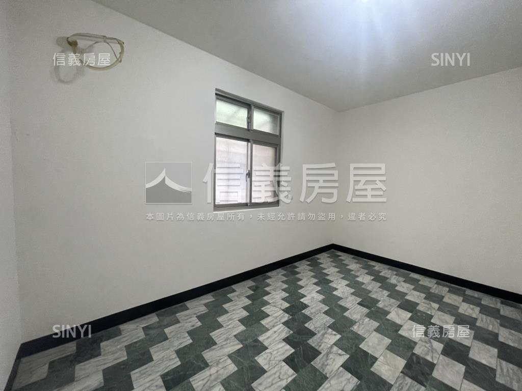 八里邊間低總價好成家房屋室內格局與周邊環境