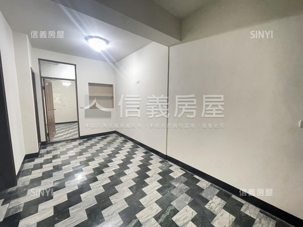 八里邊間低總價好成家房屋室內格局與周邊環境