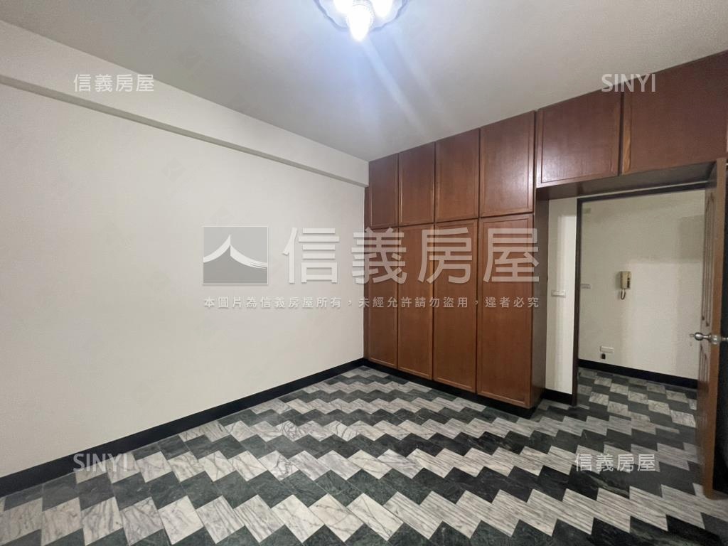 八里邊間低總價好成家房屋室內格局與周邊環境