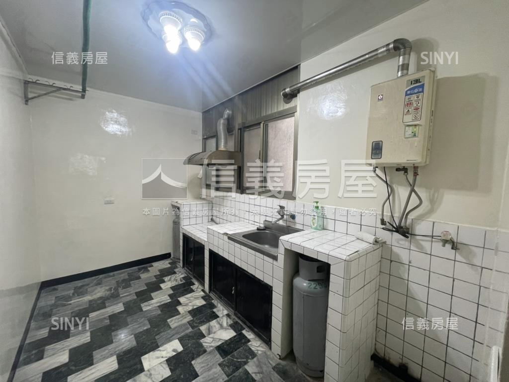 八里邊間低總價好成家房屋室內格局與周邊環境