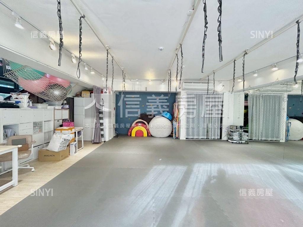 悠森朵夫大面寬金店面房屋室內格局與周邊環境