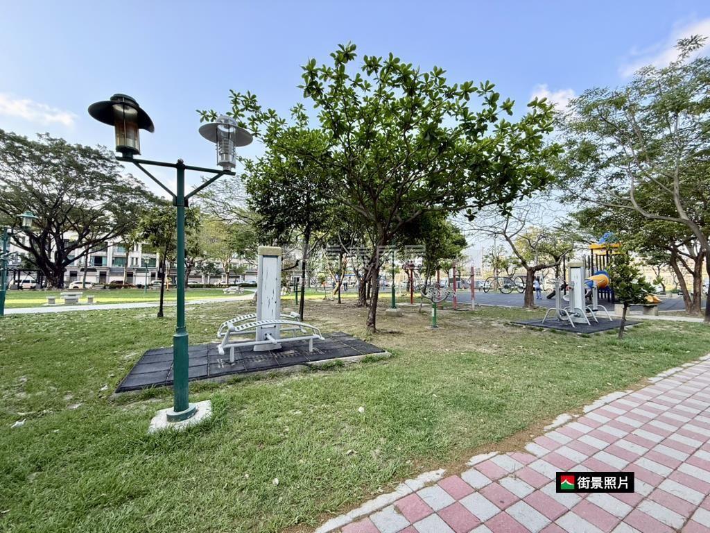 北區次頂樓三房平車面公園房屋室內格局與周邊環境
