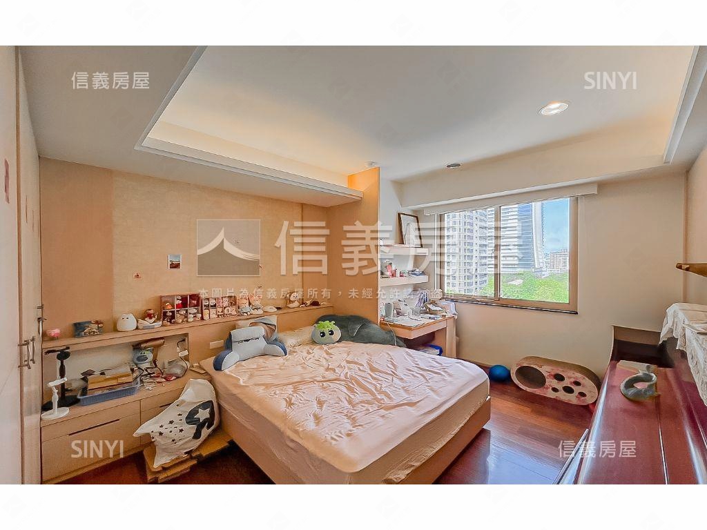 ★天璽邊間三面採光精裝戶房屋室內格局與周邊環境