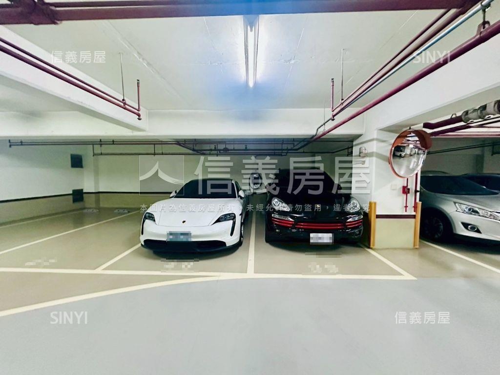 ★天璽邊間三面採光精裝戶房屋室內格局與周邊環境