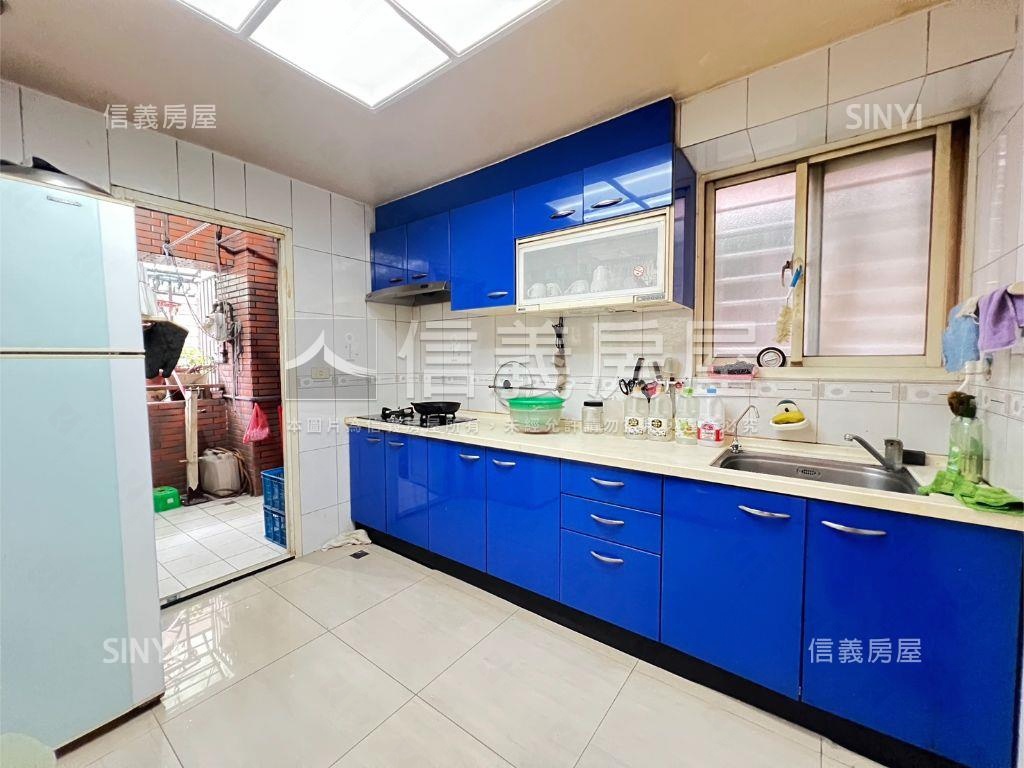 近海山捷運站三代同堂吉屋房屋室內格局與周邊環境