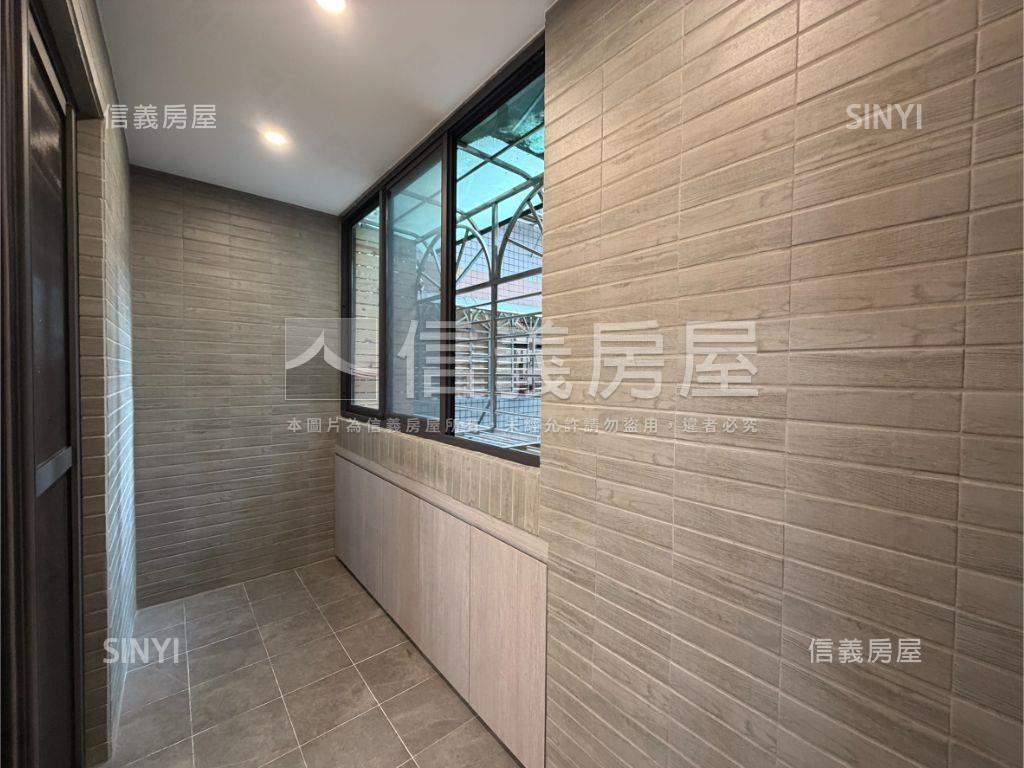 近徐匯捷運四房坡平車位房屋室內格局與周邊環境