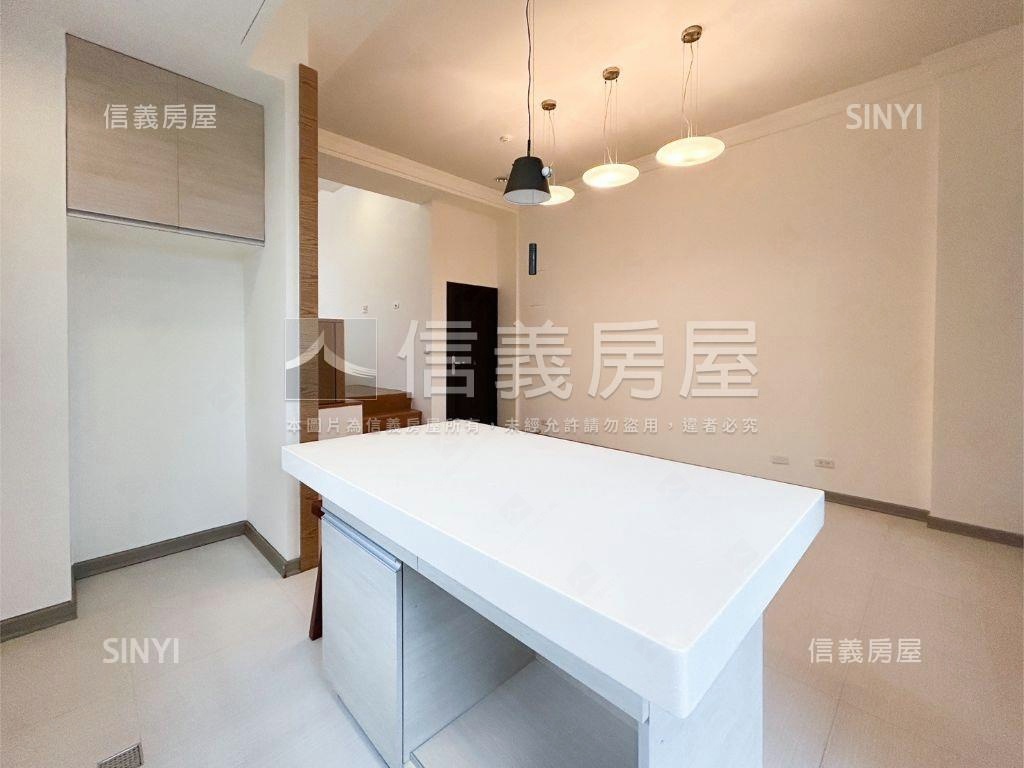 薇閣樓中樓庭院美屋房屋室內格局與周邊環境