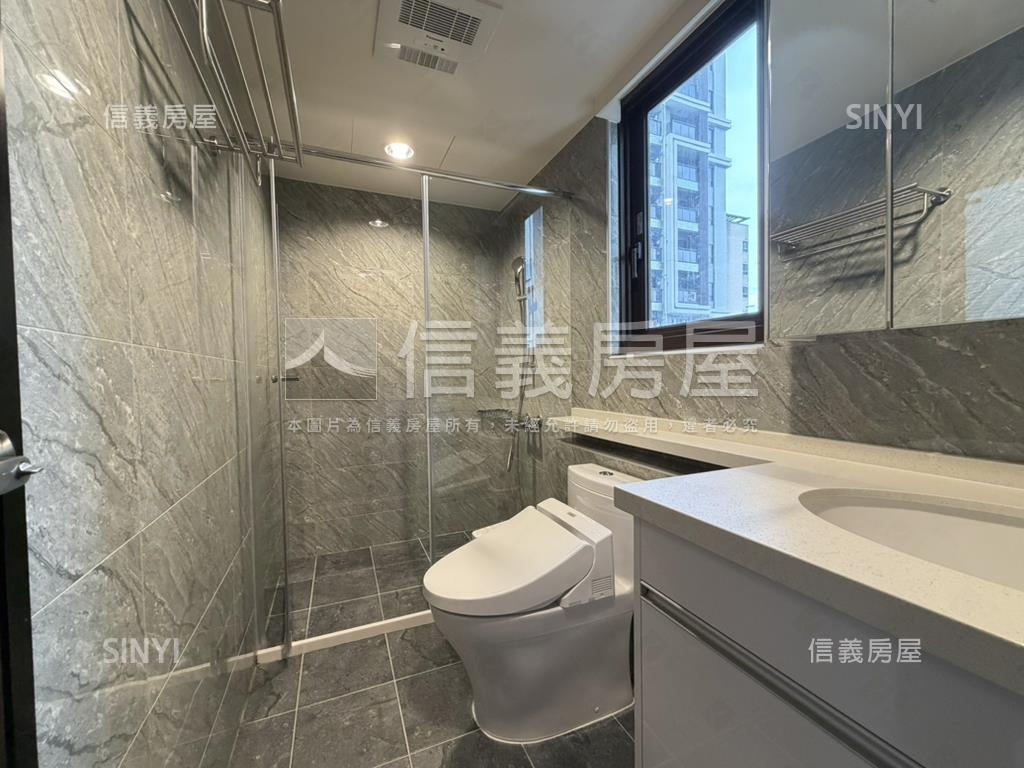 中國醫精裝潢三房平車美案房屋室內格局與周邊環境