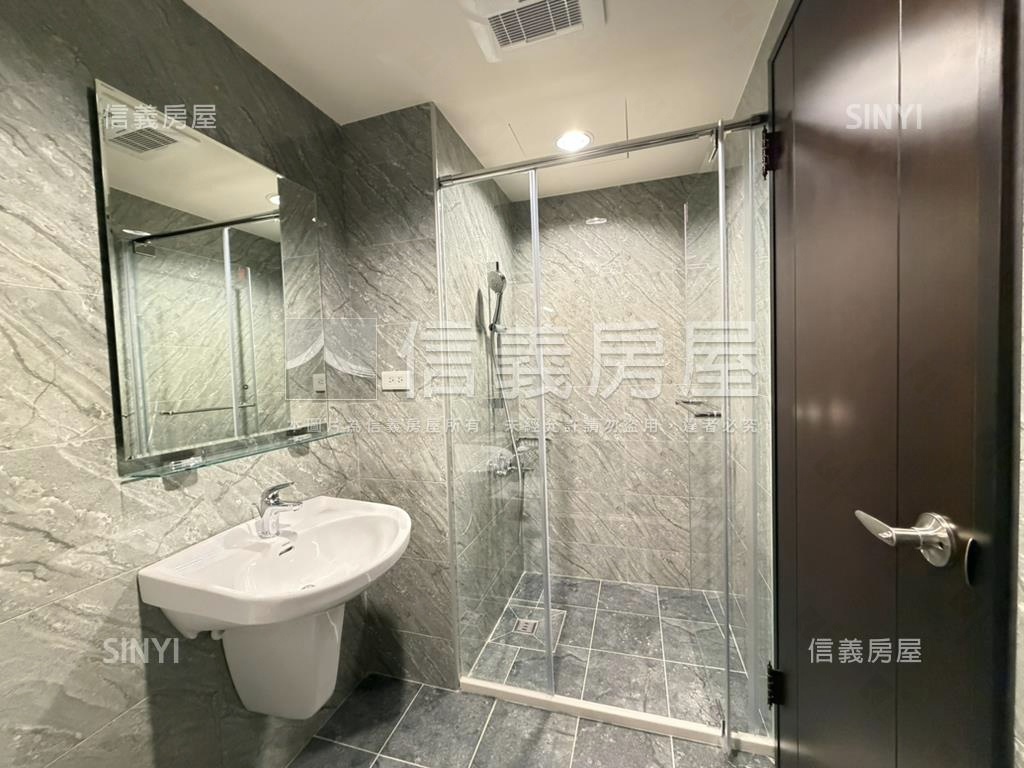 中國醫精裝潢三房平車美案房屋室內格局與周邊環境