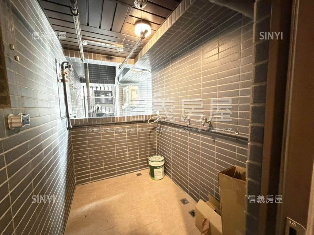 中國醫精裝潢三房平車美案房屋室內格局與周邊環境