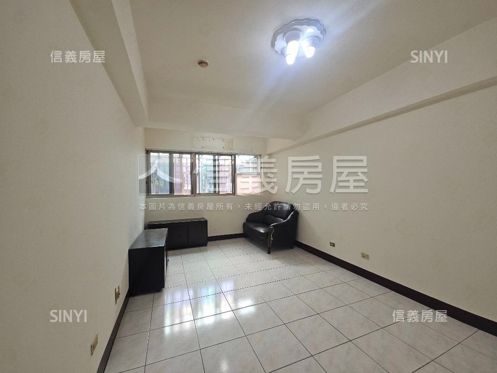 民族路電梯三房車位房屋室內格局與周邊環境