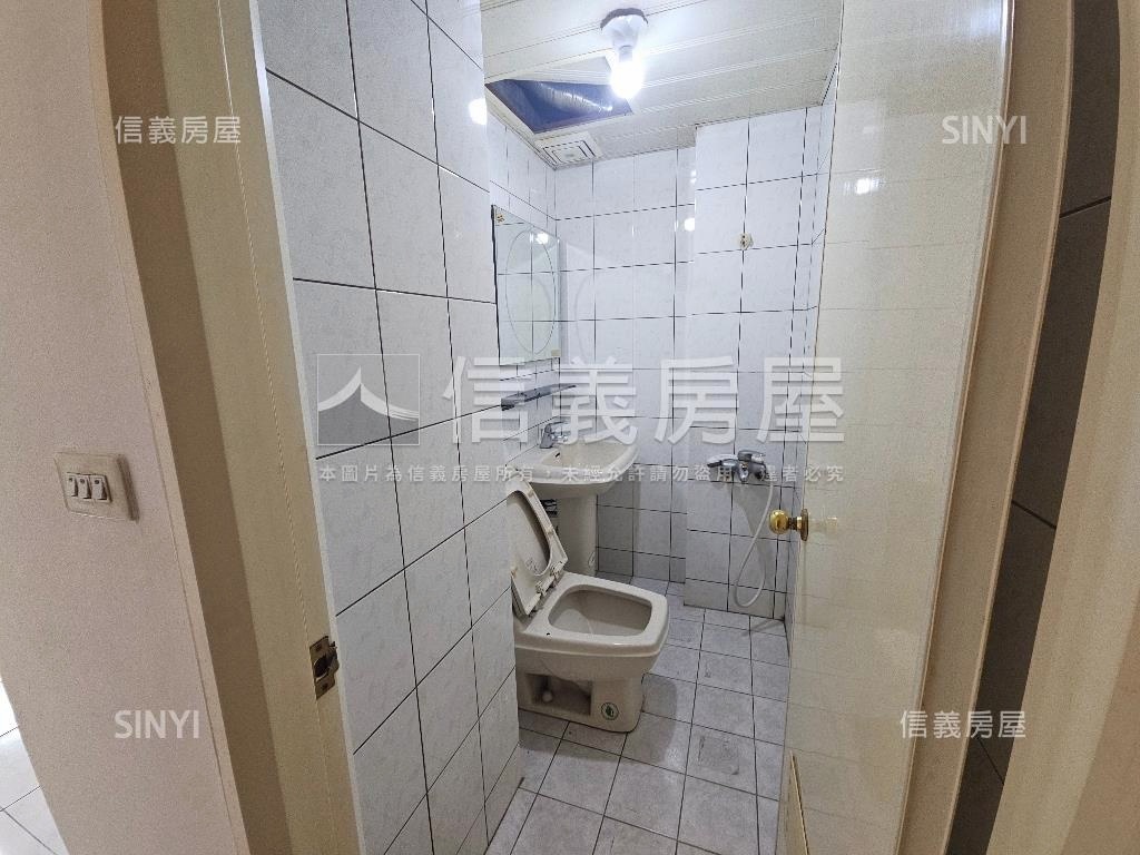 民族路電梯三房車位房屋室內格局與周邊環境