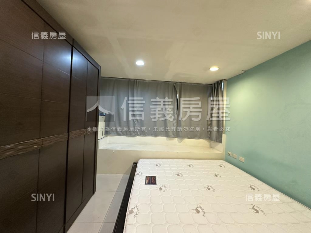 正忠孝東路樹影搖曳二樓房屋室內格局與周邊環境