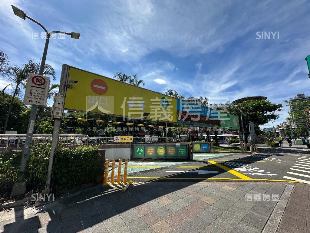 正忠孝東路樹影搖曳二樓房屋室內格局與周邊環境