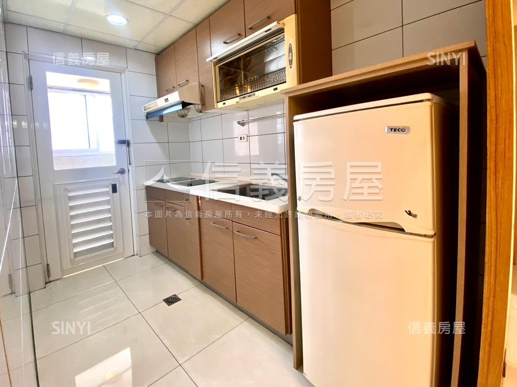 麗盛花都２房２衛平車房屋室內格局與周邊環境