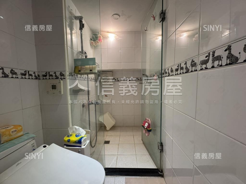 國賓挑高採光美居附車位房屋室內格局與周邊環境