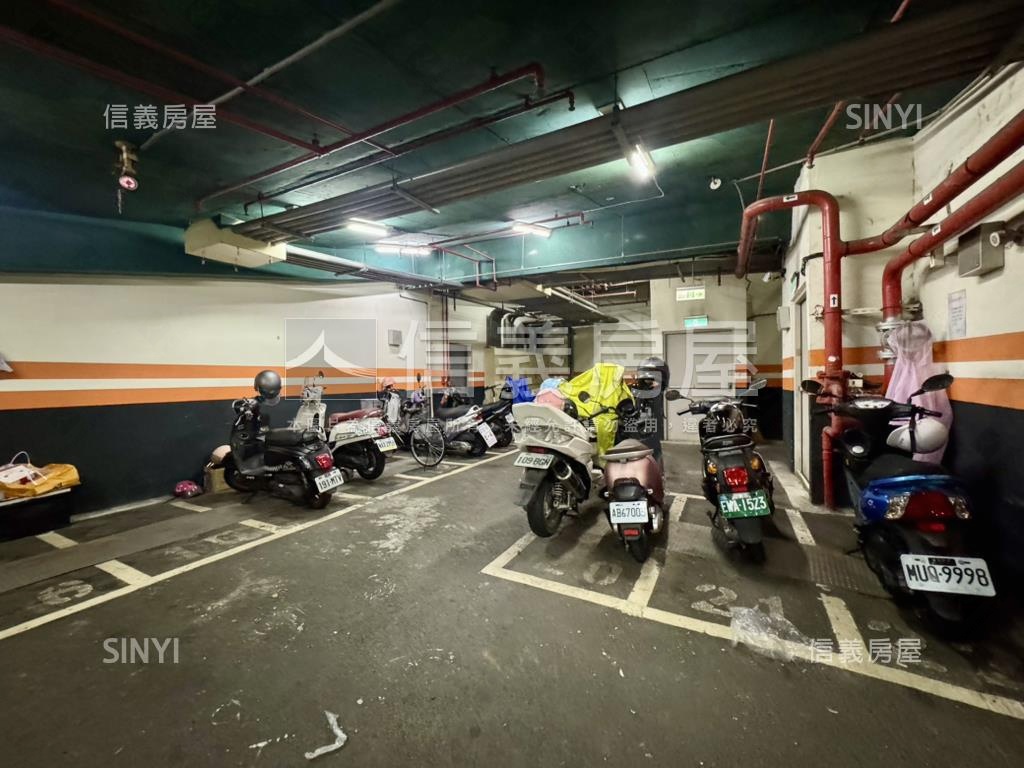國賓挑高採光美居附車位房屋室內格局與周邊環境
