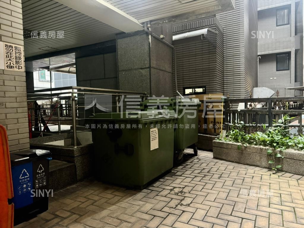 國賓挑高採光美居附車位房屋室內格局與周邊環境