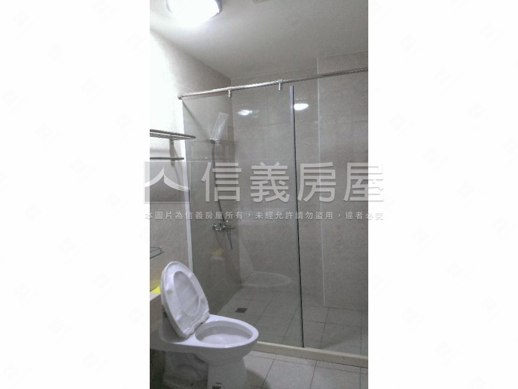 信義街公園旁新穎美墅房屋室內格局與周邊環境