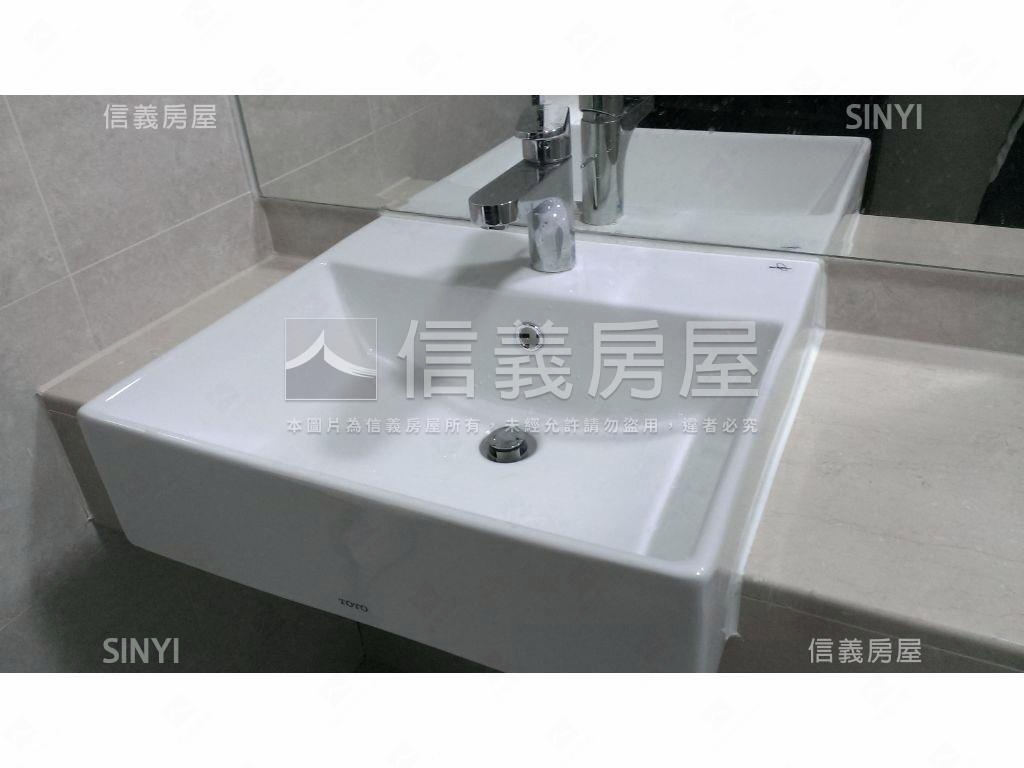 信義街公園旁新穎美墅房屋室內格局與周邊環境