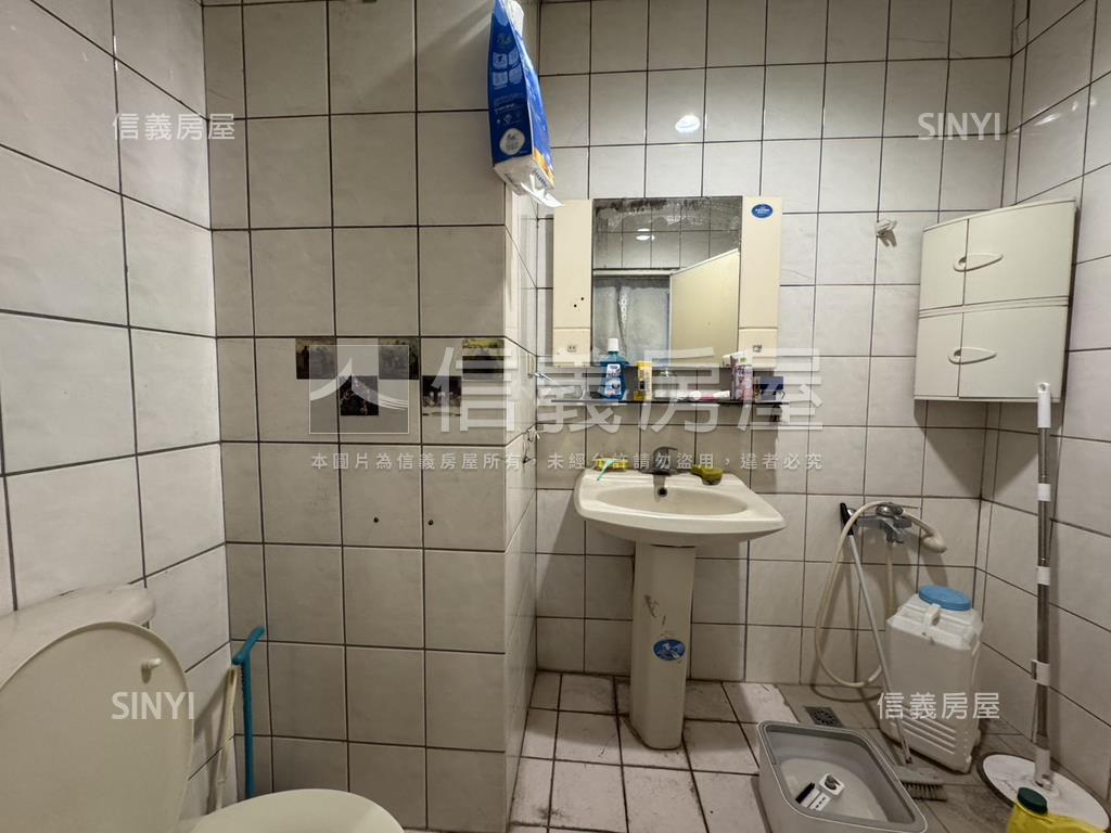 專任亞東園區稀有大空間房屋室內格局與周邊環境