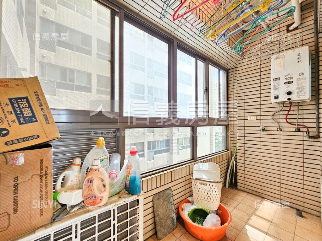 稀有鳳凰城三房＋車位房屋室內格局與周邊環境