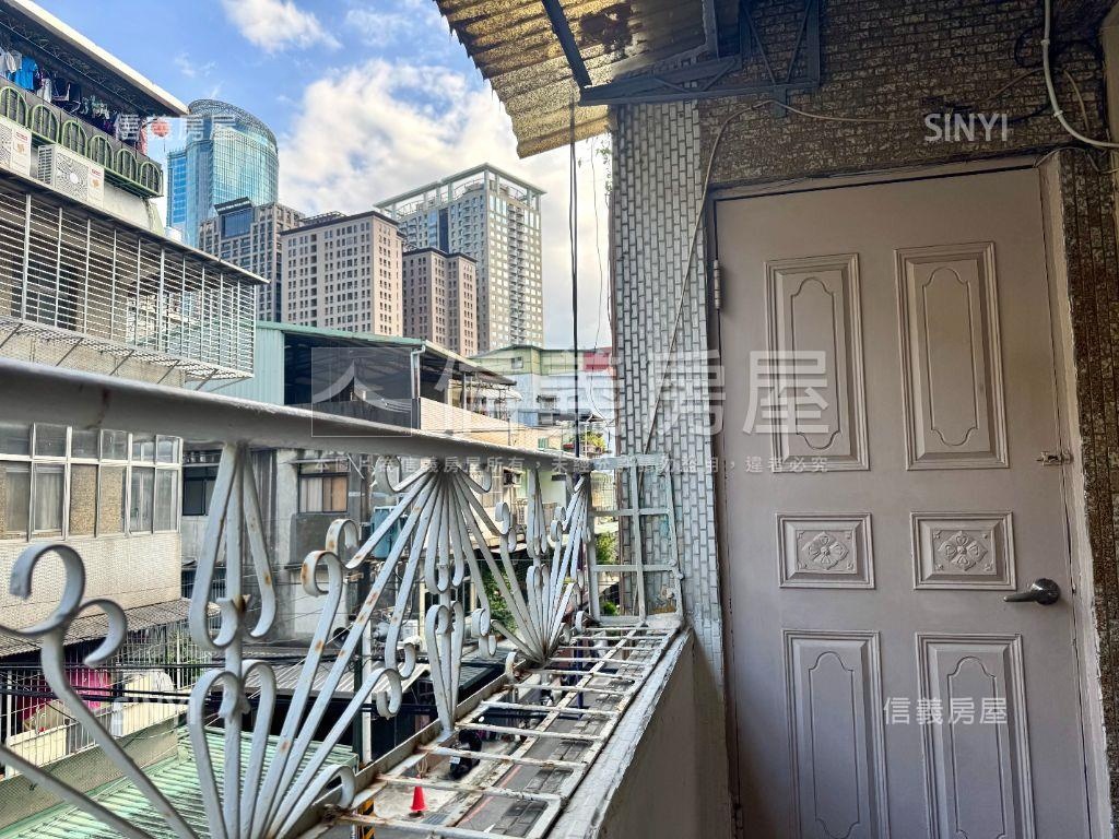 新板特區旁三樓美寓．旺房屋室內格局與周邊環境