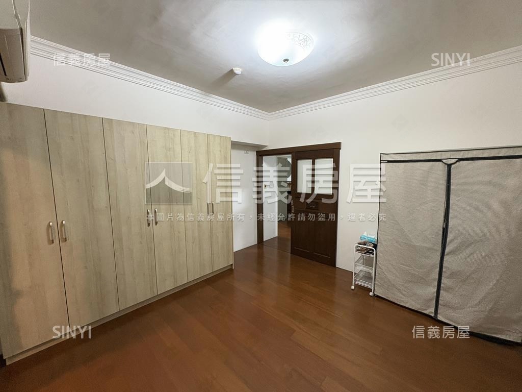 先看大業學苑四房平面車位房屋室內格局與周邊環境